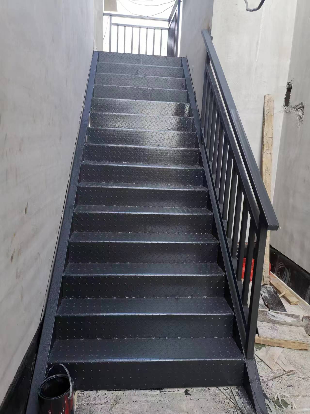 钢结构楼梯焊接安装