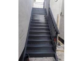 钢结构楼梯焊接安装