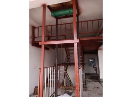 设备平台工业提升机焊接安装