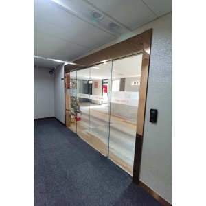 自动玻璃感应门